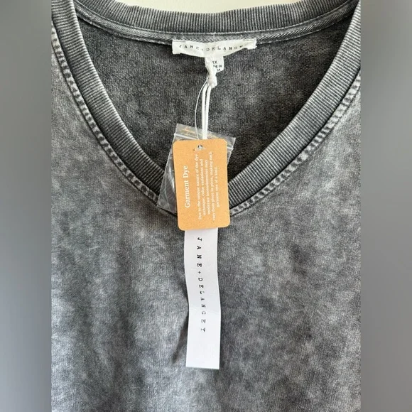 Jane and Delancey Washed Charcoal V-Neck Tunic - Picture 3 of 8